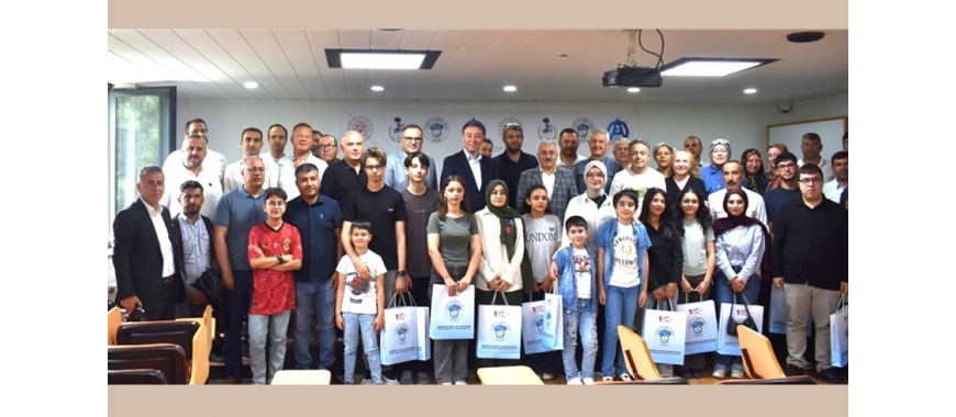 LGS VE YKS’DE BAŞARI GÖSTEREN ÖĞRENCİLER AKŞEHİR TSO TARAFINDAN ÖDÜLLENDİRİLDİ