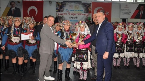 HALK OYUNLARINDA TÜRKİYE’NİN EN İYİLERİ AKŞEHİR’DE BELİRLENDİ