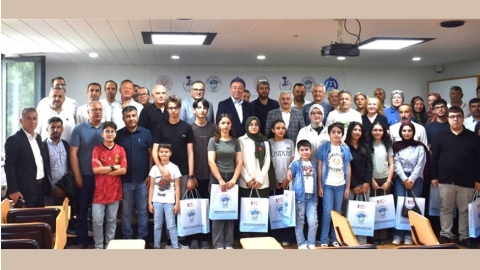 LGS VE YKS’DE BAŞARI GÖSTEREN ÖĞRENCİLER AKŞEHİR TSO TARAFINDAN ÖDÜLLENDİRİLDİ
